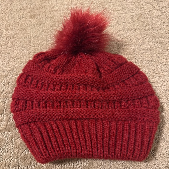 NWOT Red Pom Pom Knit Beanie Hat - Picture 1 of 1
